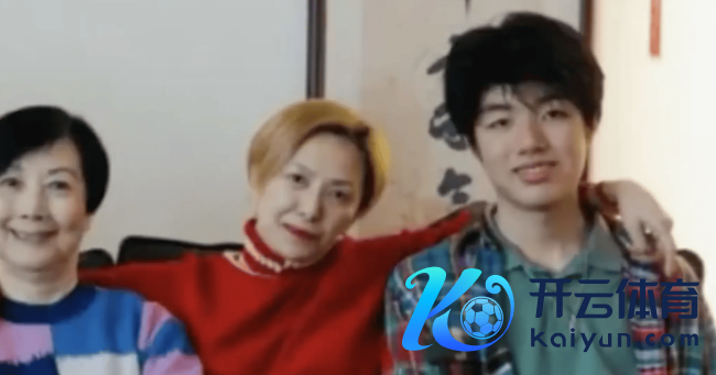 陈慧琳回话大犬子像宋仲基：他认为我方不排场